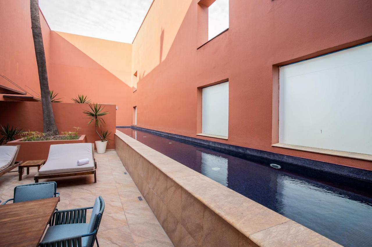 ホテル カミノ リアル モンテレー San Pedro Garza Garcia エクステリア 写真 A private pool at the hotel