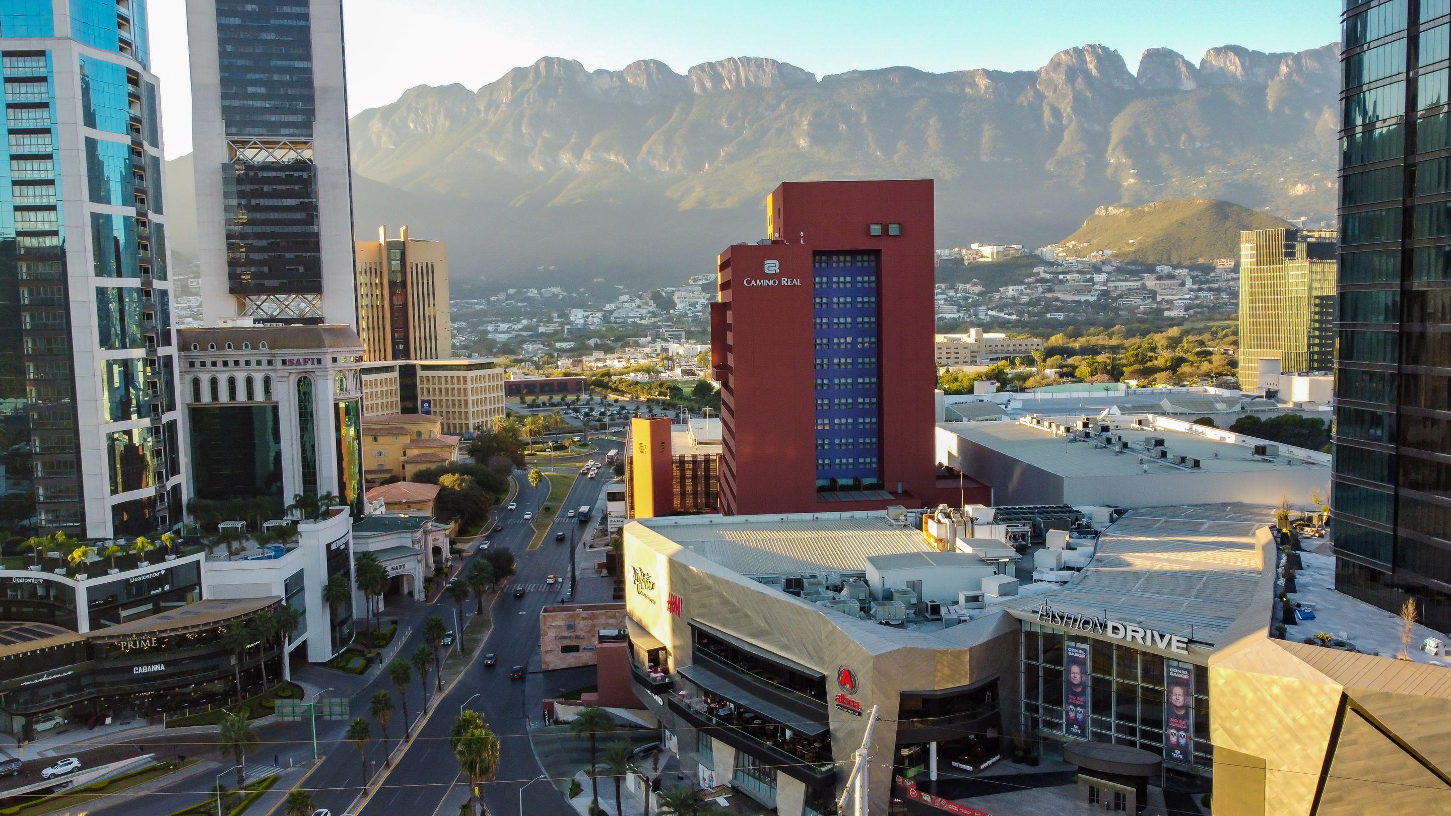 ホテル カミノ リアル モンテレー San Pedro Garza Garcia エクステリア 写真 El Paso skyline