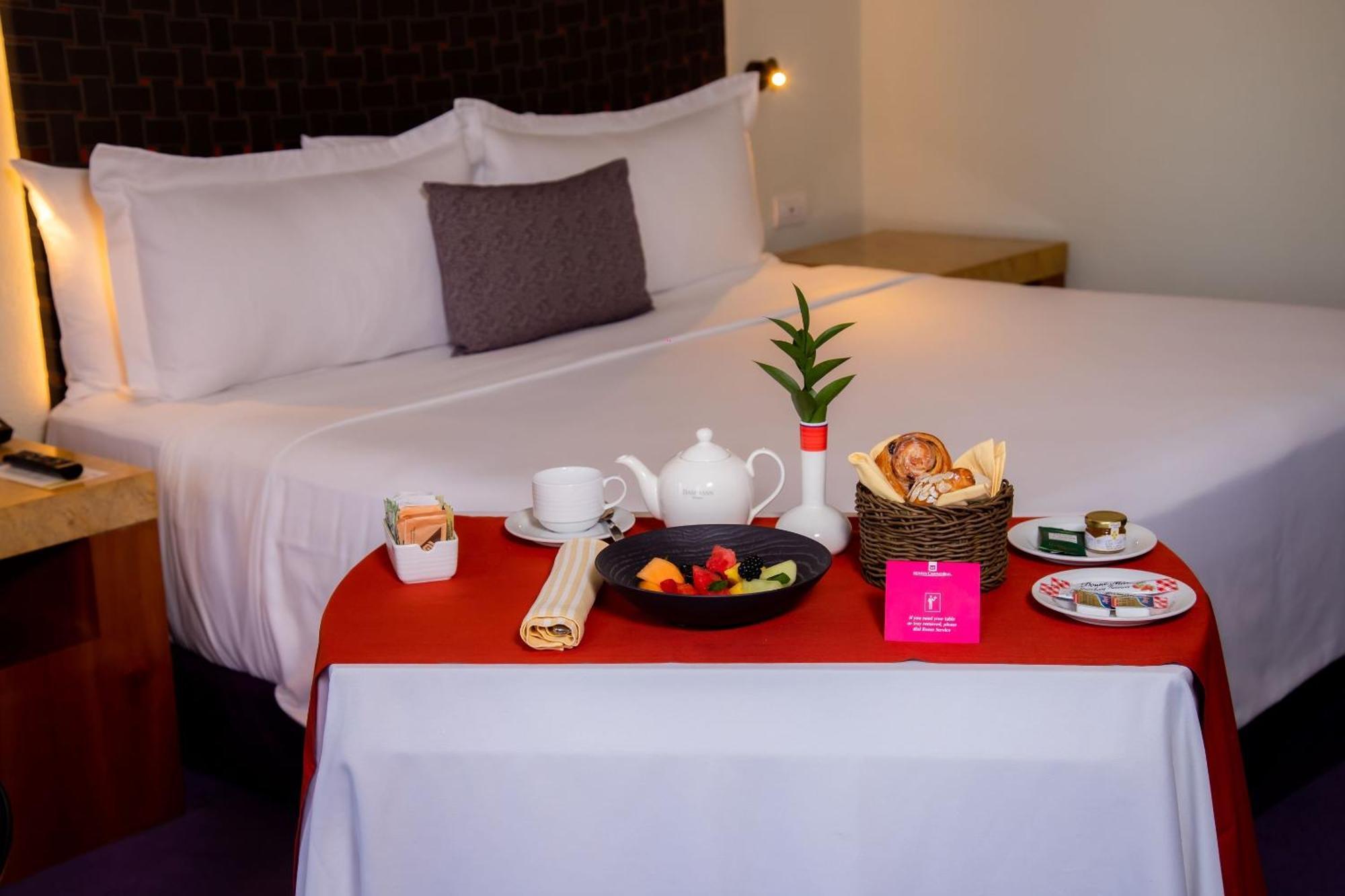 ホテル カミノ リアル モンテレー San Pedro Garza Garcia エクステリア 写真 Room service